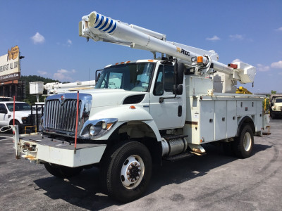 Altec L42M International 7300 4x4, 47' W/H Over Center