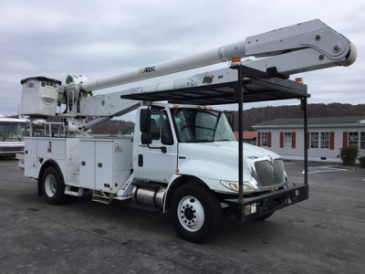 Altec AA-755MH, 60' W/H Material Handler