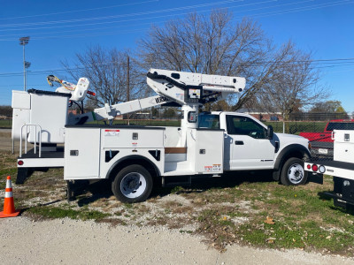 Ford F550 4x4 Flat Bed Truck
