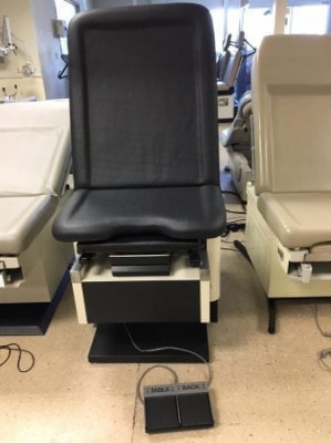 Enochs 4250 Full Power Exam Table Clearance