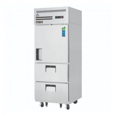 Everest ESR1D2 1 Section - 1 Half Door & 2 Drawer Refrigerator, 29 1/4in.