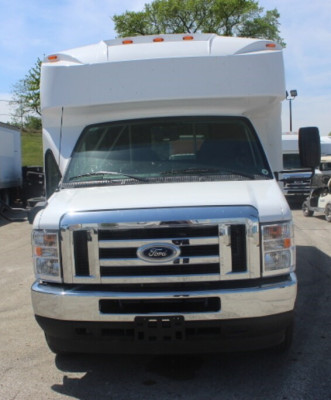 Ford E-450 28' Mobile Medical Box Van with Exam Room