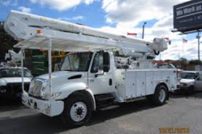 IHC AA5 60' 4300 Bucket Truck