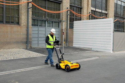 Leica DS4000 - Underground Detection Systems with CT1000 tablet