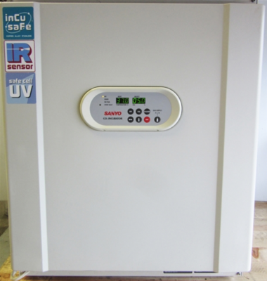 Sanyo MCO-20AIC Dual Stacked CO2 Incubator