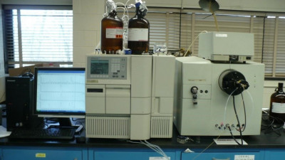 Waters Micromass ZMD 2000 LC/MS Mass Spectrometer
