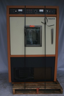 New Brunswick Scientific G-27 PsycroTherm Controlled Environment Incubator Shaker