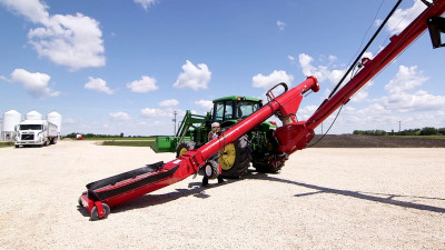 Westfield X-Tend Retracting Swing Auger